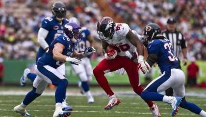 开云体育2026-季后赛抢七焦点战，湖人稳稳拿下鹈鹕，勒布朗时代又一经典注脚