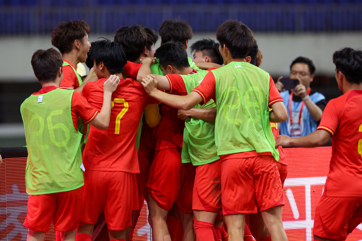 中国队险胜泰国队，李梓嘉高光表现