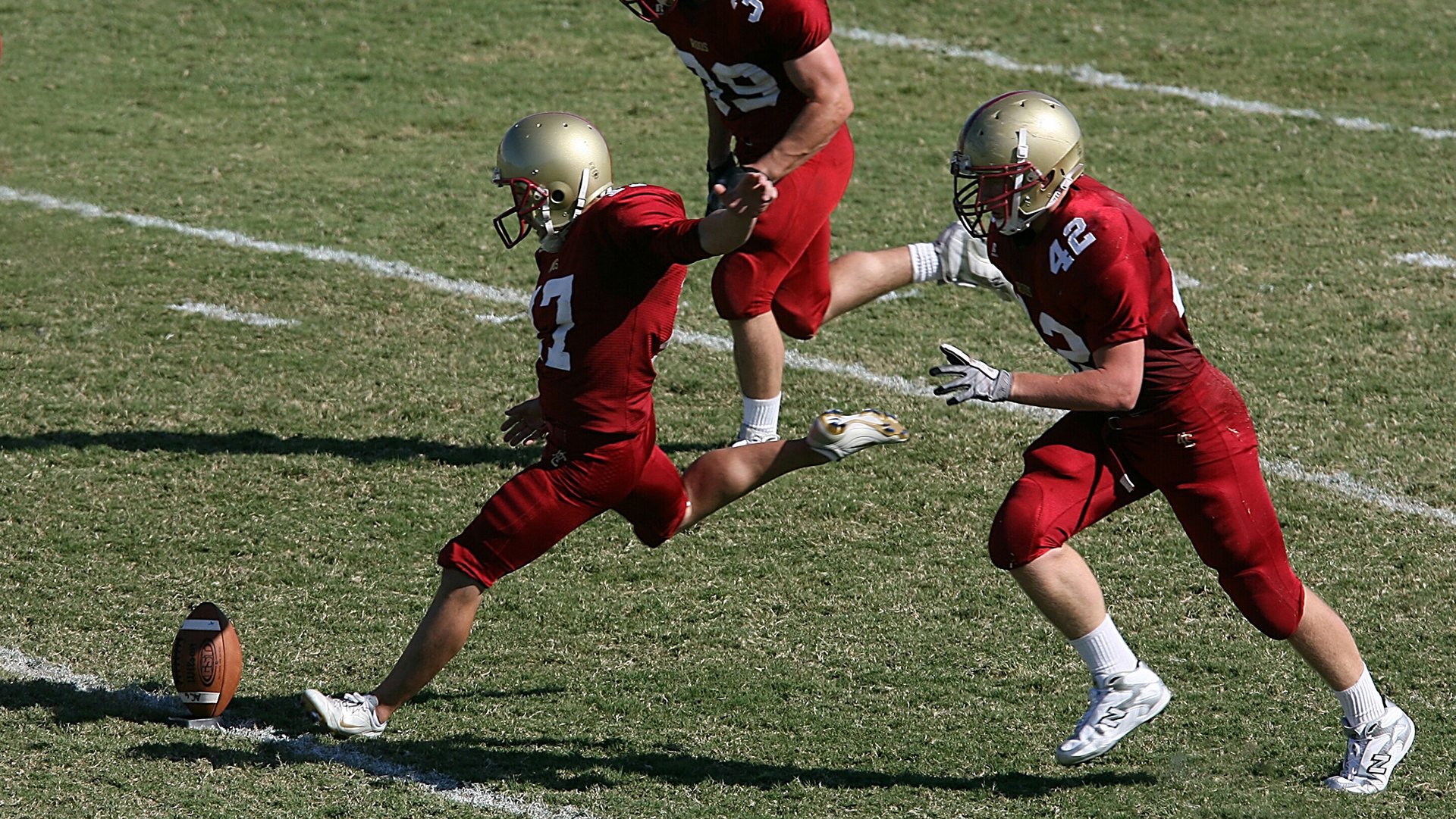 深圳队狂胜骑士,利拉德在英超争冠接管比赛,跨界竞技的想象与启示