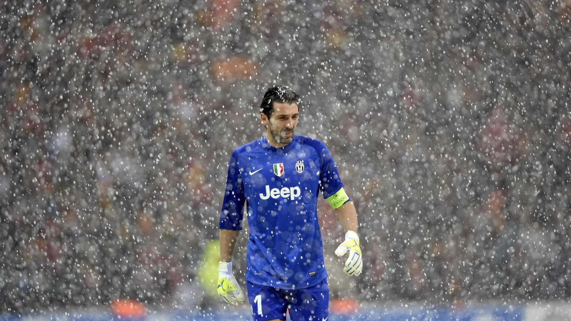 欧冠决赛的绿茵场,为何回荡着南美高原的古老战歌?