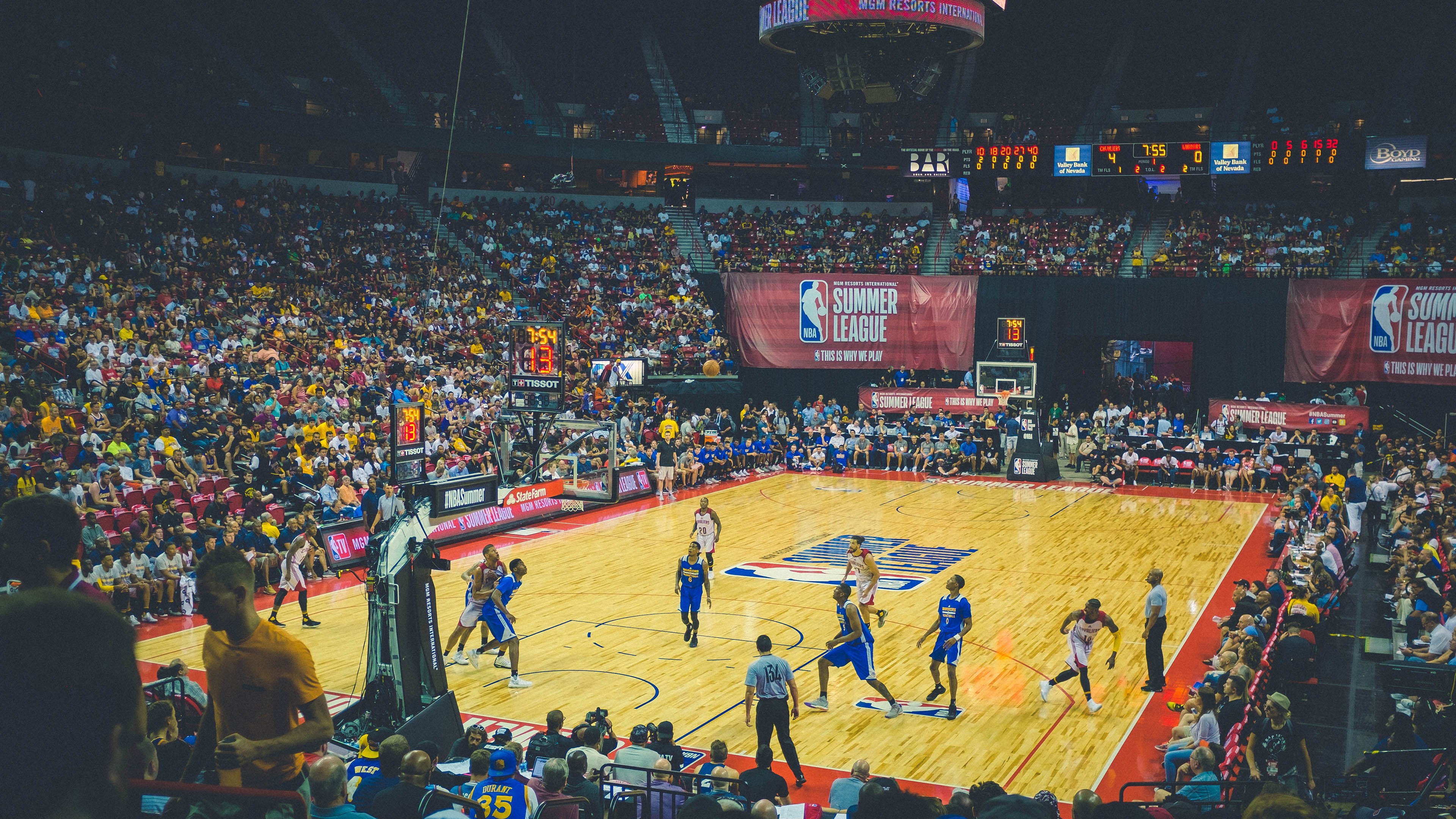 东决关键战焦点战,湖人碾压黄蜂,王朝余晖下的残酷美学